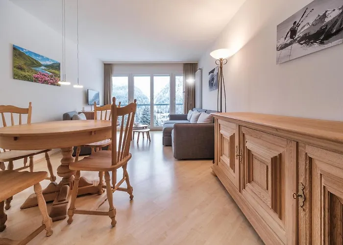 Ferienwohnung im Herzen von Arosa / Bristol 41